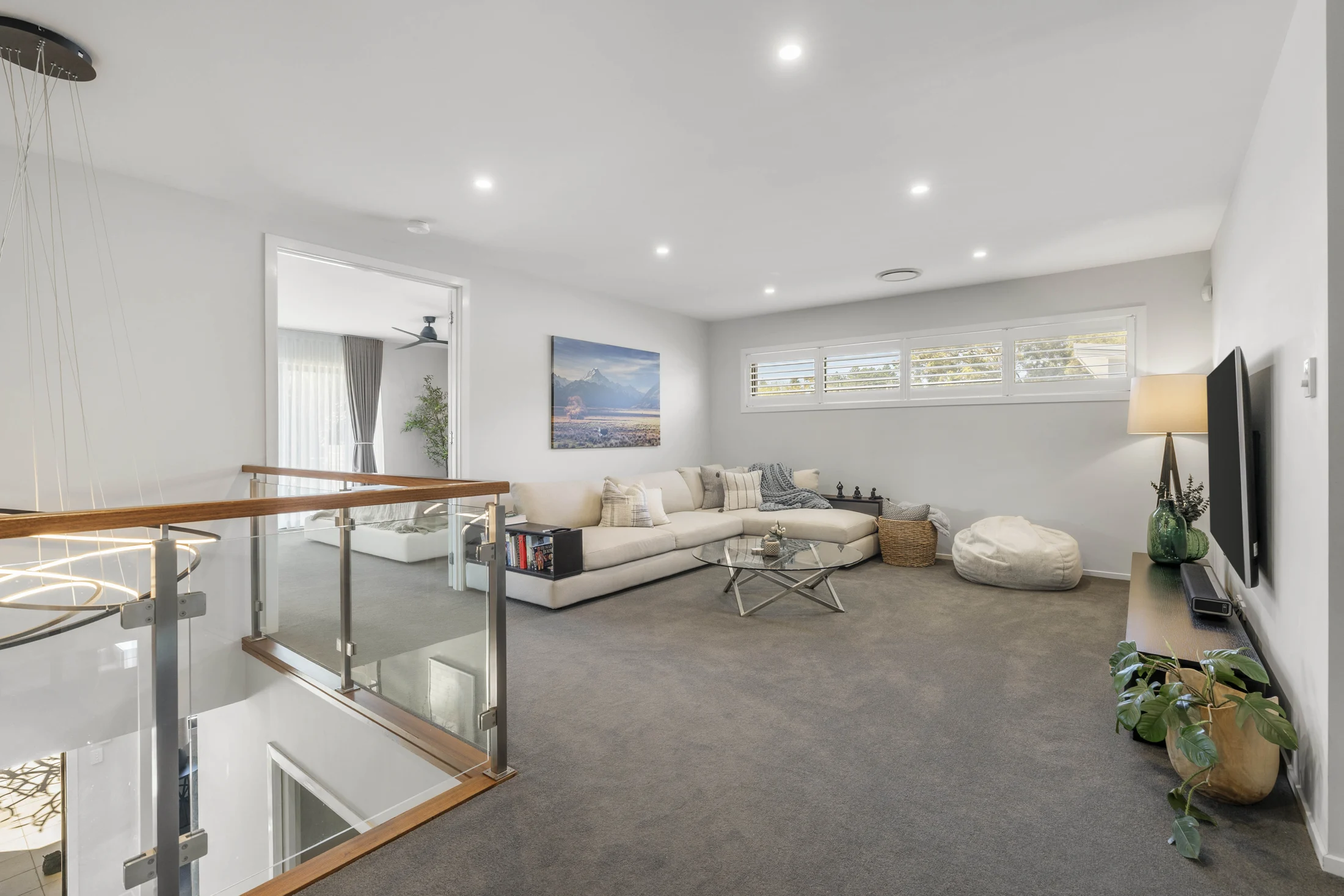 25 Phillip Street — living, photograph 011