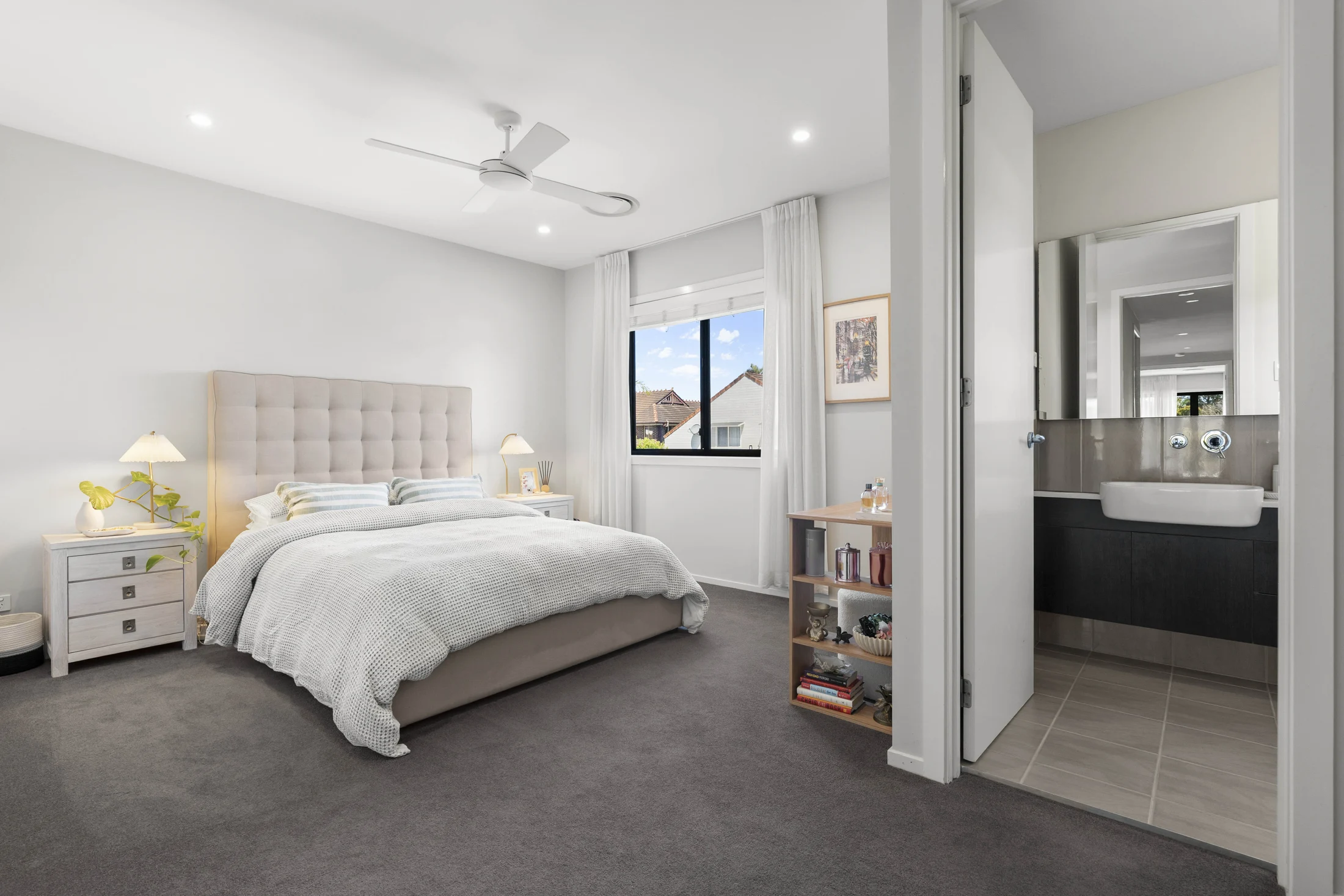 25 Phillip Street — bedrooms, photograph 051