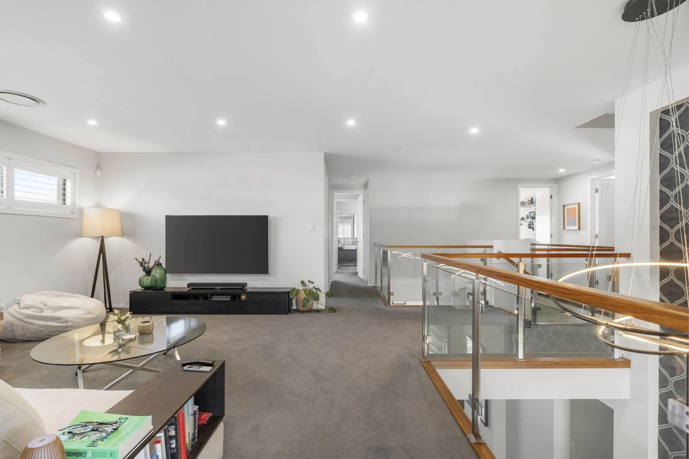 25 Phillip Street — living, photograph 053